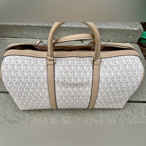 Anne Klein Oatmilk AK Cube Logo Women Duffle Bags. New with tags. - Picture 4 of 8